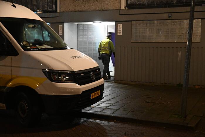 Koperdieven veroorzaken wateroverlast in leegstaand portiek