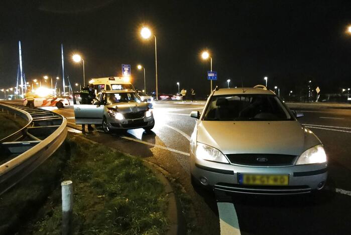Kop-staart botsing tussen twee auto's