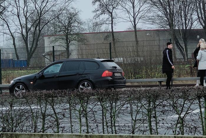 Drie voertuigen lopen flinke schade op