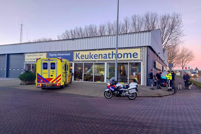 Motorrijder gaat onderuit en raakt gewond