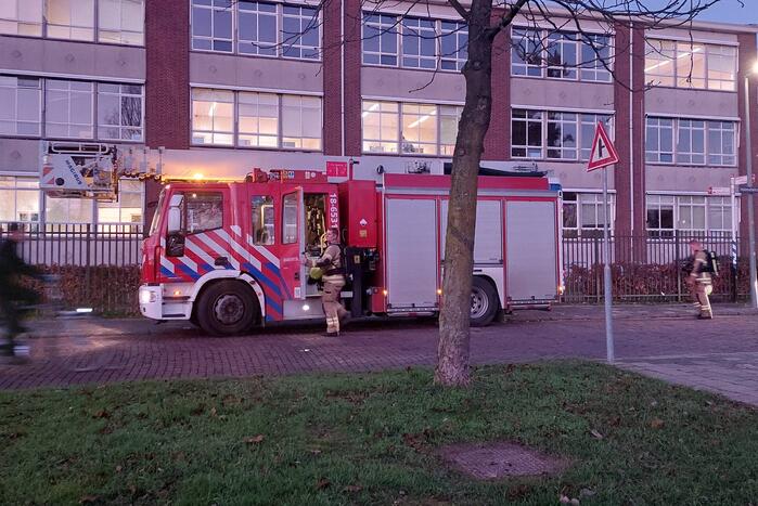 Brandweer onderzoekt mogelijke autobrand