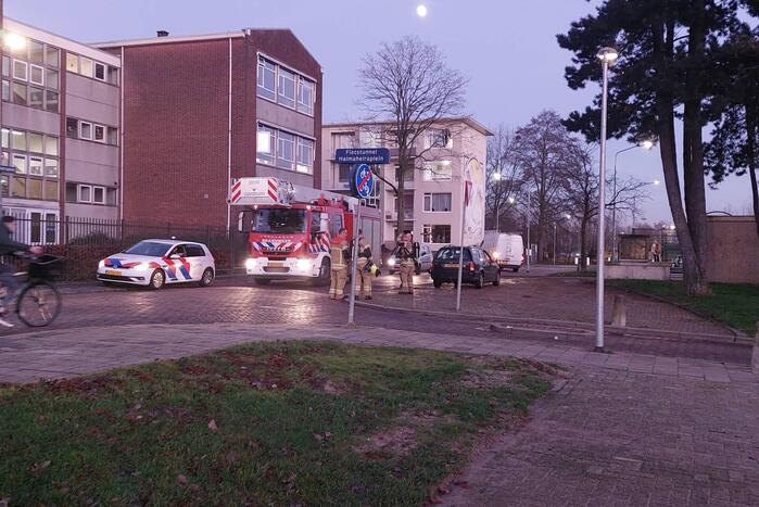 Brandweer onderzoekt mogelijke autobrand