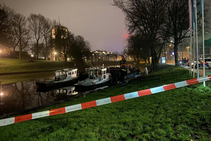 Voertuig raakt te water na mogelijke achtervolging