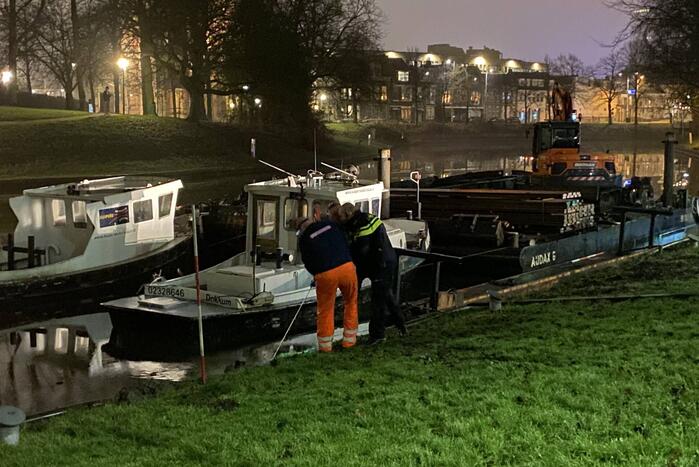 Voertuig raakt te water na mogelijke achtervolging