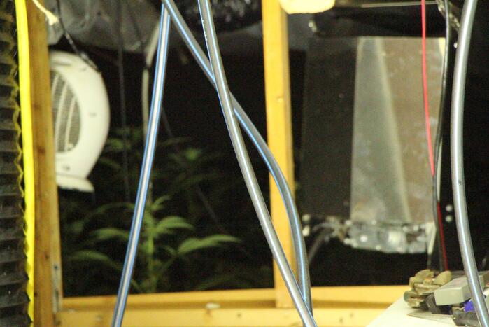 Hennepkwekerij aangetroffen in woning
