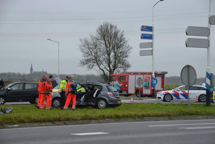 Behoorlijke schade bij ongeval tussen auto's