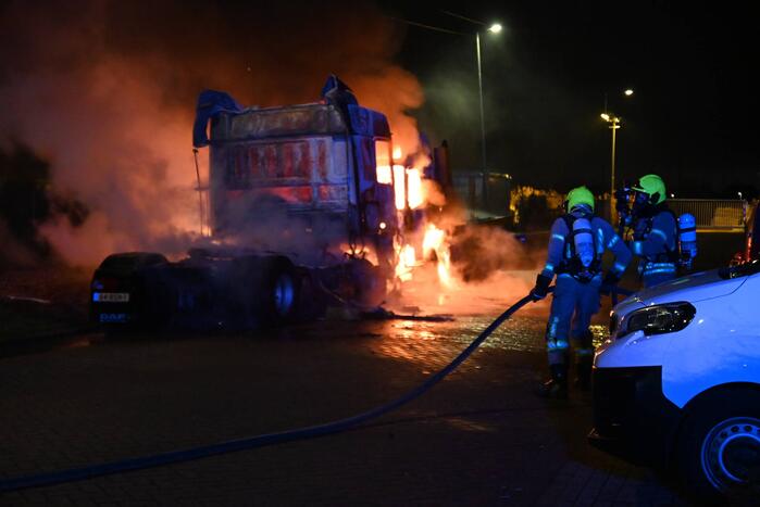 Vrachtwagens verwoest door brand