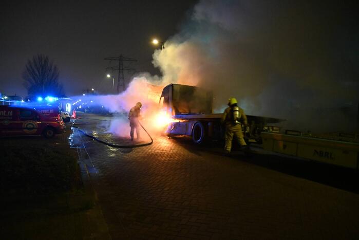Vrachtwagens verwoest door brand