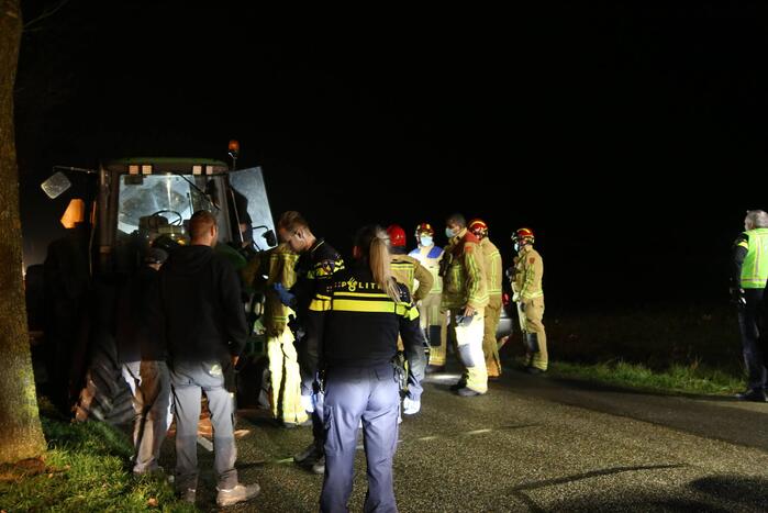 Gewonden bij aanrijding tussen tractor en auto