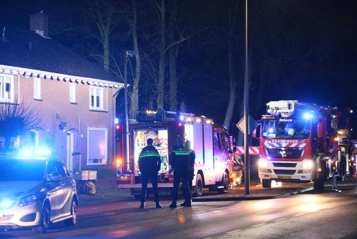 Brand in schoorsteen van woning