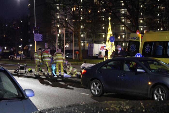 Persoon met rollator aangereden door personenauto