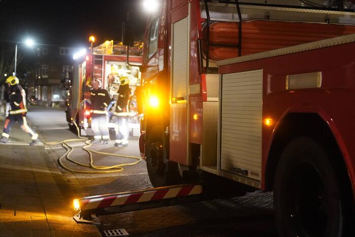 Brandweer verricht controle door knetterend geluid