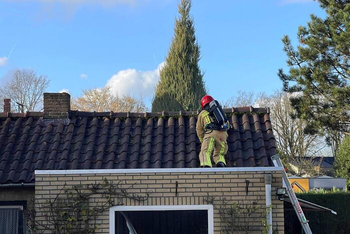 Brand in schuur achter woning