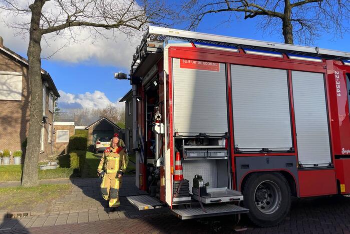 Brand in schuur achter woning