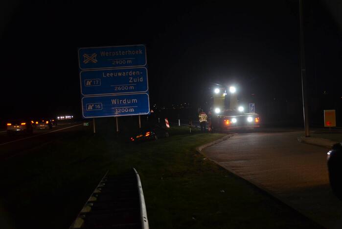 Automobilist verliest controle over het stuur en belandt in greppel