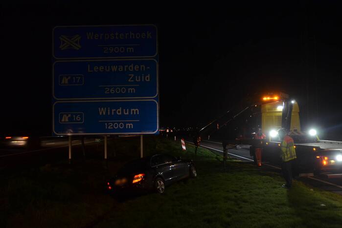 Automobilist verliest controle over het stuur en belandt in greppel