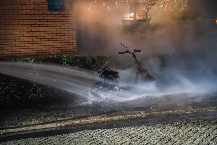 Go Sharing scooter volledig in brand