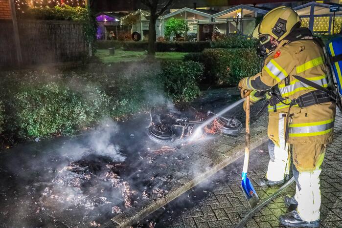 Go Sharing scooter volledig in brand