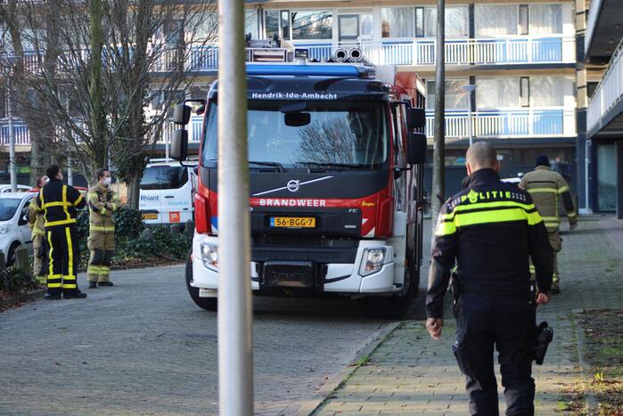 Traumahelikopter landt na brand in woning