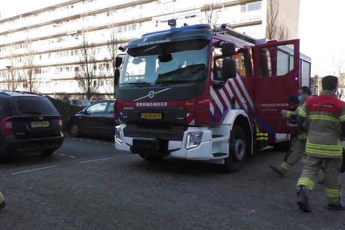 Traumahelikopter landt na brand in woning