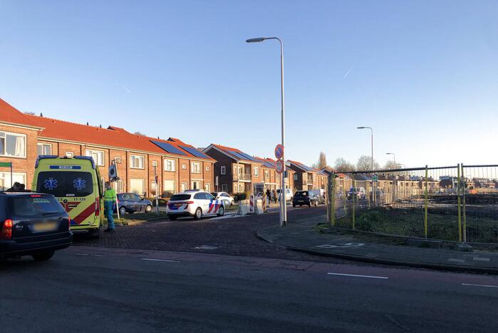 Fietser zwaargewond bij botsing met auto