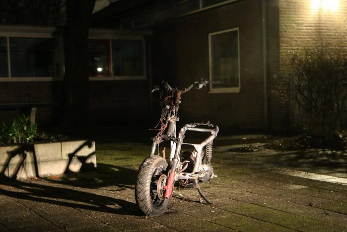 Scooter verwoest door brand