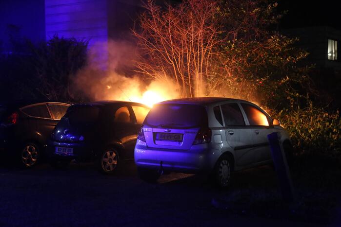 Meerdere auto's verwoest door brand