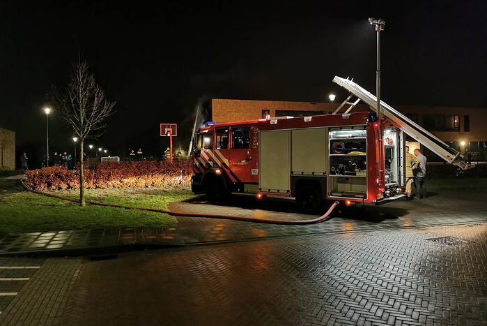 Brand zorgt voor zwarte buitenmuren van basisschool De Atlas
