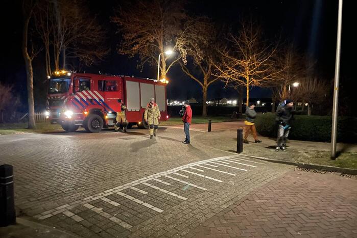 Brandweer verricht metingen door gaslucht