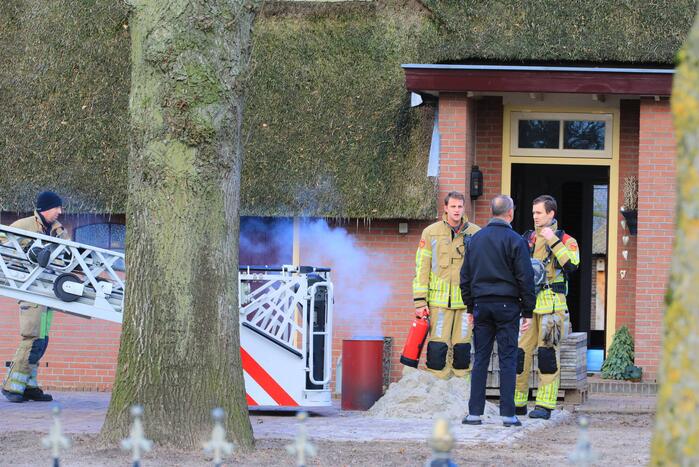 Voorbijgangers zien vonkenregen uit schoorsteen