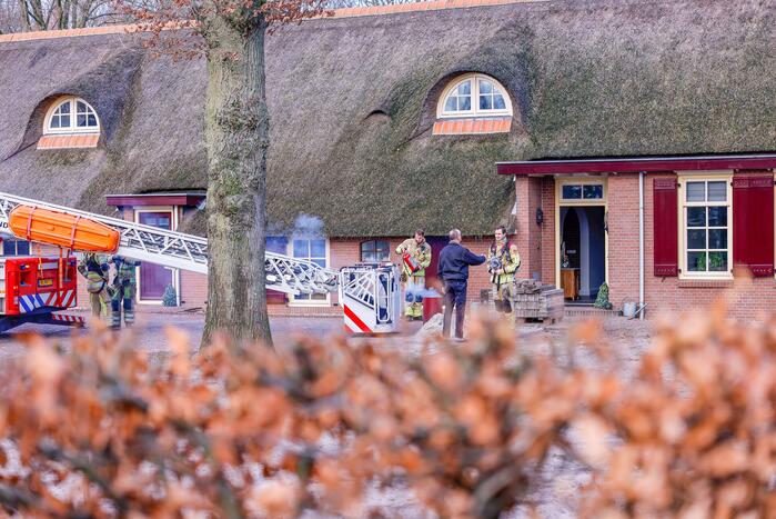 Voorbijgangers zien vonkenregen uit schoorsteen