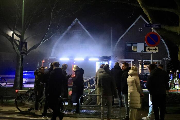 Enorme vlammen bij brand in schuur