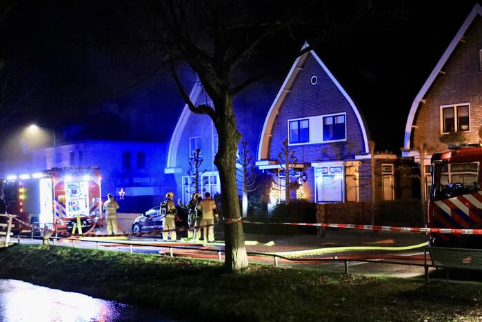 Enorme vlammen bij brand in schuur