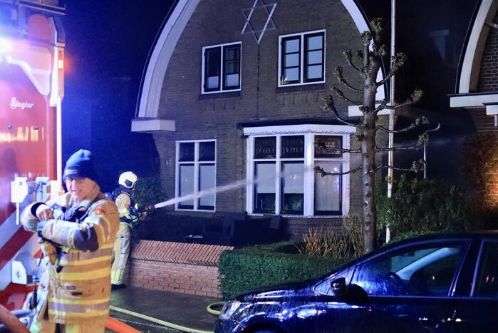 Enorme vlammen bij brand in schuur