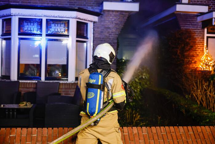 Enorme vlammen bij brand in schuur