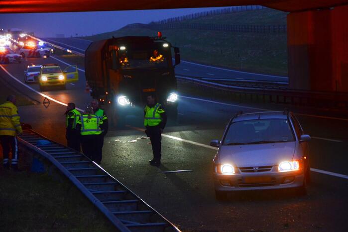 Meerder voertuigen betrokken bij botsing onder Aquaduct