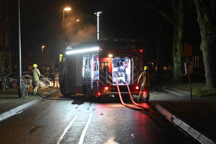Bestelbus heeft forse schade door brand