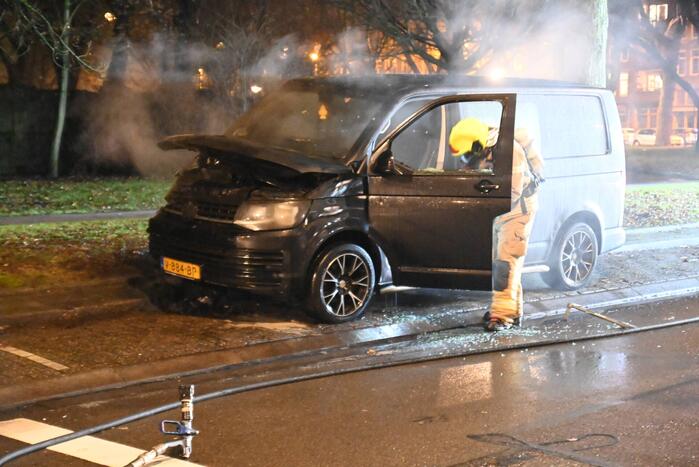 Bestelbus heeft forse schade door brand