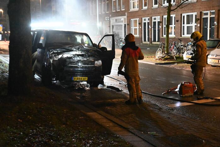 Bestelbus heeft forse schade door brand