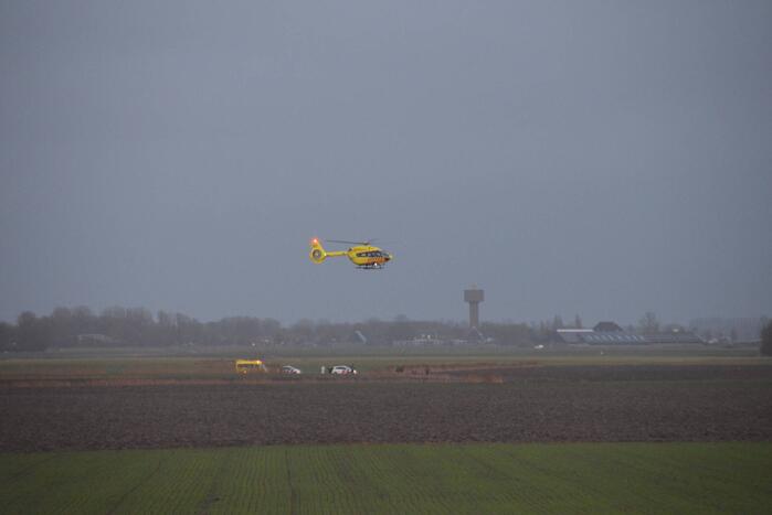 Ambulancehelikopter Medic01 landt in weiland