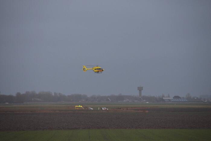 Ambulancehelikopter Medic01 landt in weiland