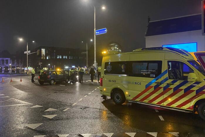 Schade na botsing tussen twee voertuigen