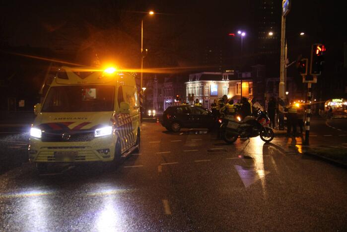 Schade na botsing tussen twee voertuigen