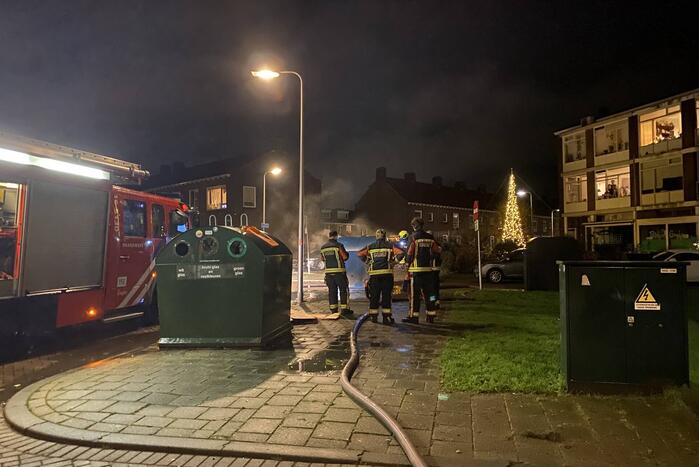Papiercontainer vliegt in brand