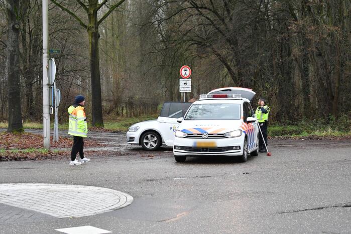 Schade bij aanrijding tussen twee auto's