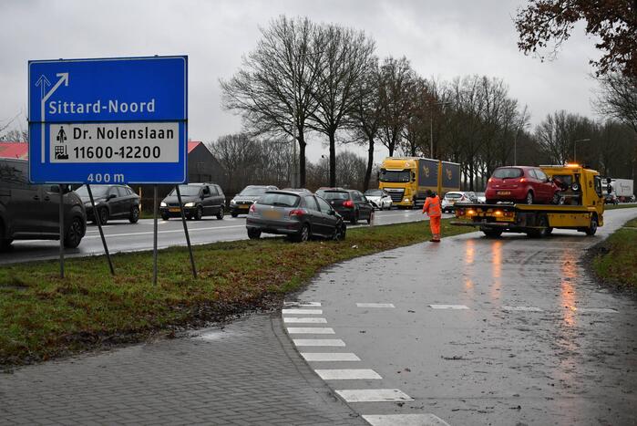 Schade bij aanrijding tussen twee auto's