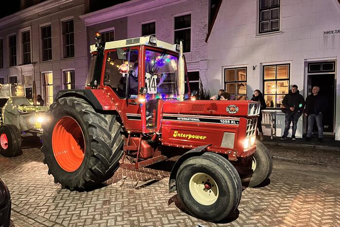 Lichtjesroute met 50 tractoren door Schouwen-Duiveland