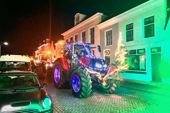 Lichtjesroute met 50 tractoren door Schouwen-Duiveland