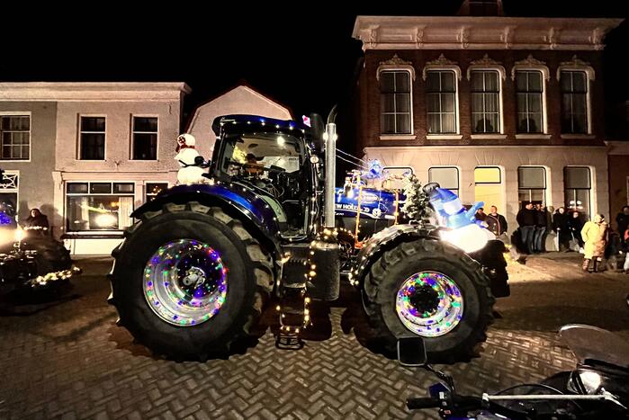 Lichtjesroute met 50 tractoren door Schouwen-Duiveland