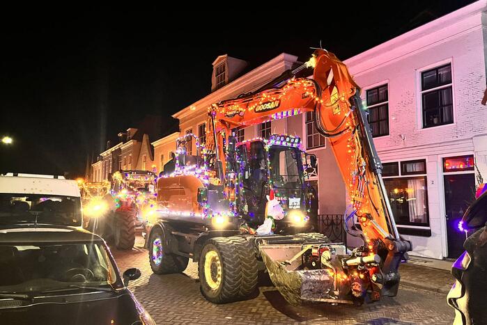 Lichtjesroute met 50 tractoren door Schouwen-Duiveland